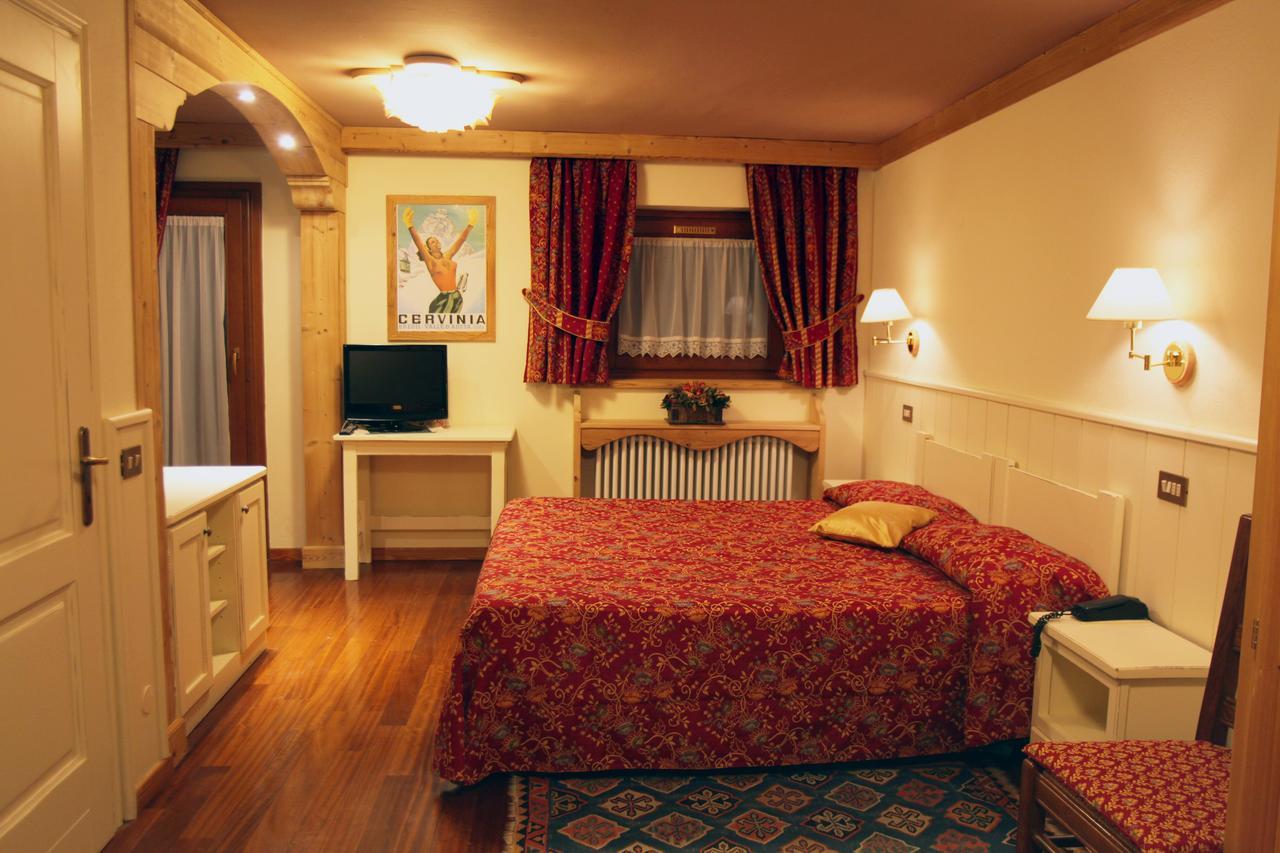 Hotel Fosson เบรยล์-แชร์วิเนีย ภายนอก รูปภาพ